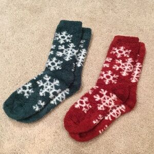 Auden Red and Green Snowflake Slipper Socks (Set of 2)